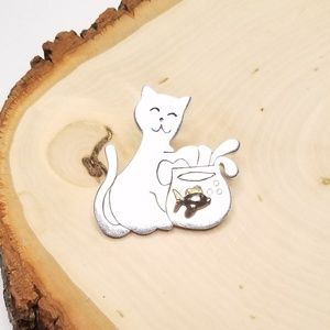 Silver Tone Kitty Cat with Fish Bowl Vtg Brooch